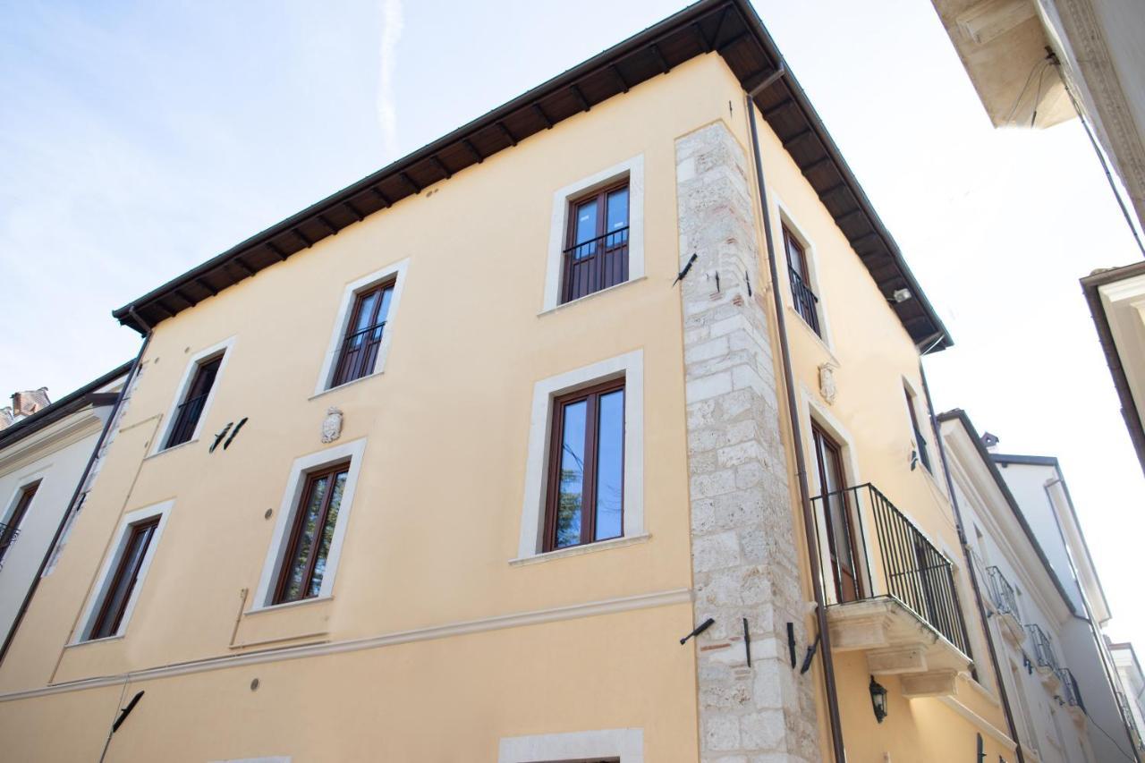 Dimora Del Sole - Intero Appartamento LʼAquila Exterior foto