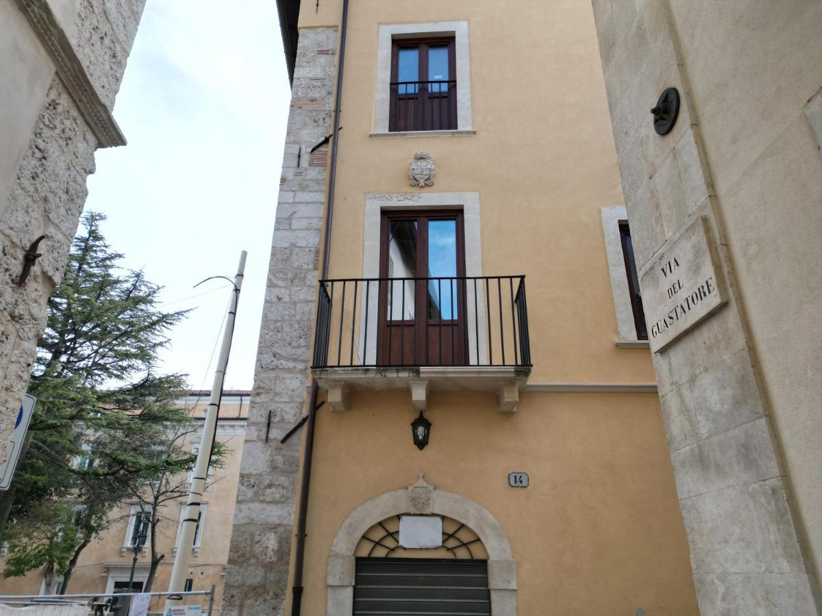 Dimora Del Sole - Intero Appartamento LʼAquila Exterior foto